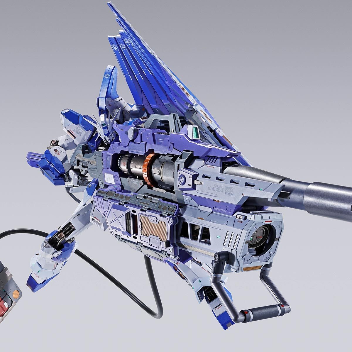 「METAL BUILD Hi-νガンダム ［METAL BUILD EXPO］」用のオプションパーツ「METAL BUILD ハイパー・メガ・バズーカ・ランチャー ［METAL BUILD EXPO］」（C）創通・サンライズ