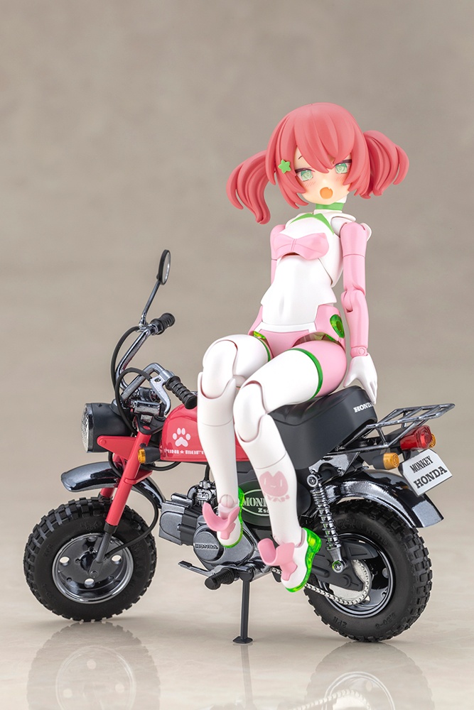 「PUNI☆MOFU マオ」と「1／12 ホンダ Z50J-1 モンキー ’78」がコラボした「PUNI☆MOFU レーシングマオ with Honda Z50J-1 モンキー」（C）AOSHIMA BUNKA KYOZAI Co.，Ltd（C） KOTOBUKIYA （C）Masaki Apsy（C）Toriwo Toriyama