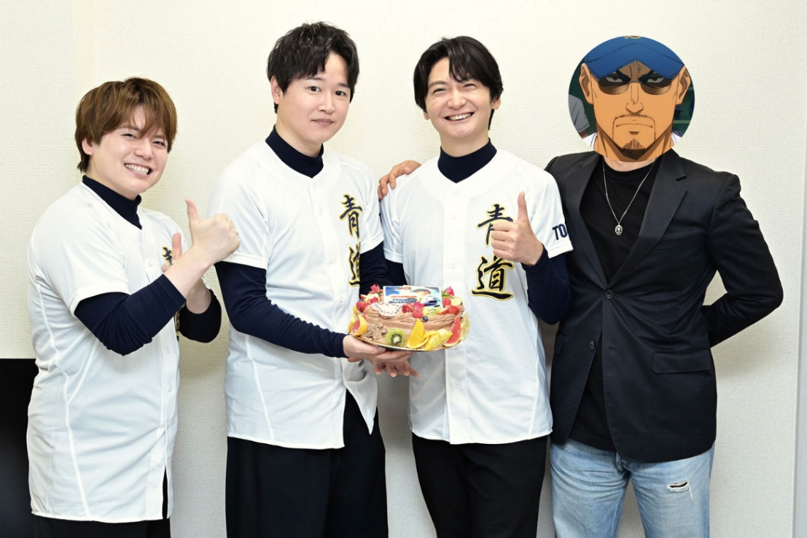 アニメ「ダイヤのA actII -Second Season-」のイベントに登場した（左から）内田雄馬さん、逢坂良太さん、島崎信長さん、山田昇プロデューサー（c）寺嶋裕二・講談社／「ダイヤのA actII-SS-」製作委員会・テレビ東京