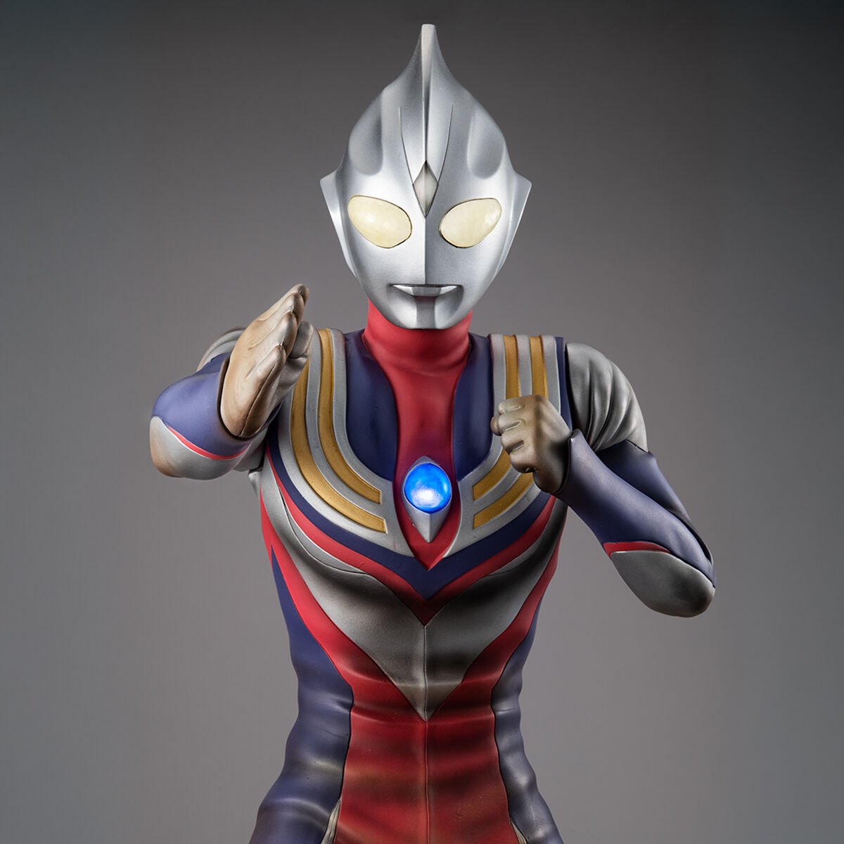 「ウルトラマンティガ」のフィギュア「Ultimate Article ウルトラマンティガ（マルチタイプ）バトルイメージカラーエディション」（C）円谷プロ