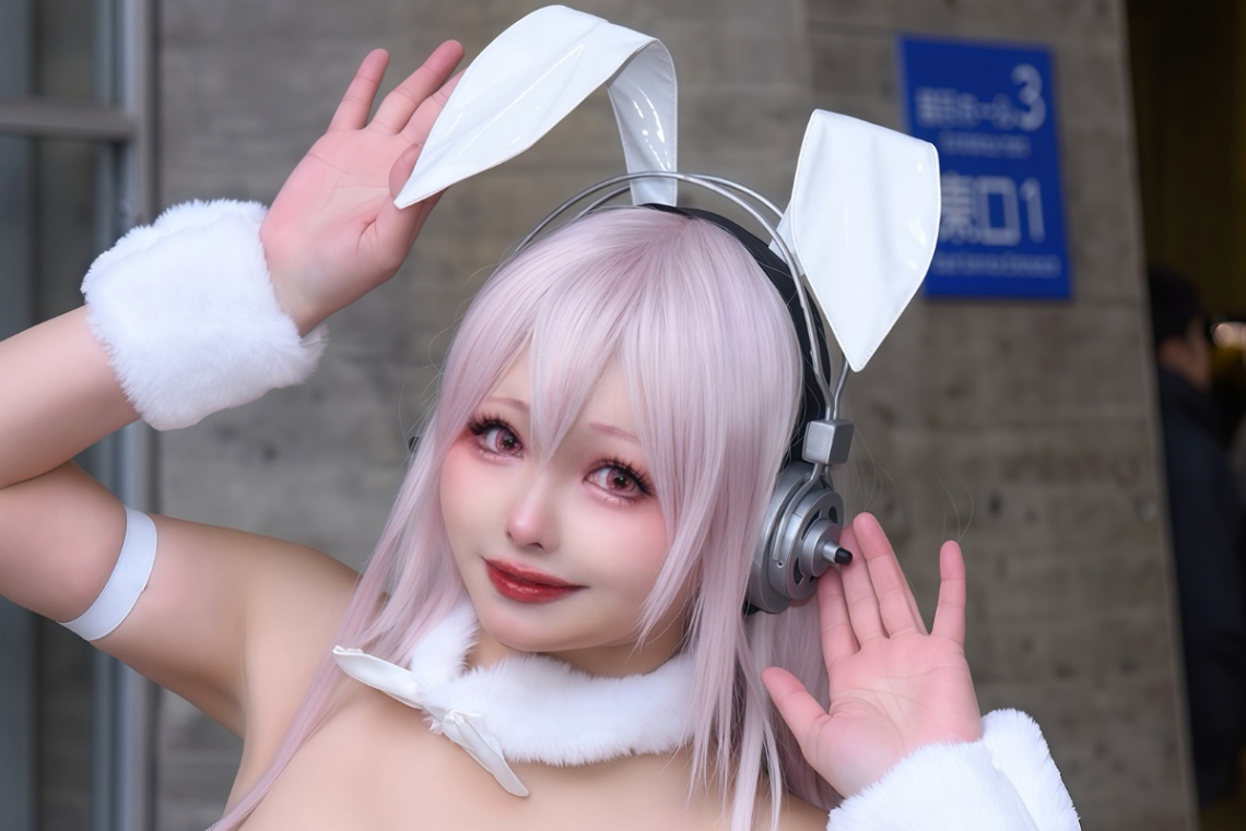 バニースーツ姿のすーぱーそに子のコスプレを披露した杏野ゆりかさん