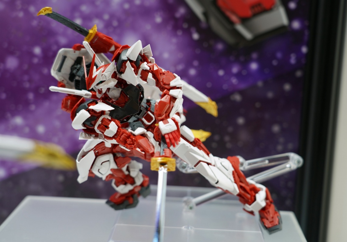 「機動戦士ガンダムSEED FREEDOM ASTRAY」に登場するガンダムリバティアストレイレッドフレームのガンプラ「MG 1／100 ガンダムリバティアストレイレッドフレーム」