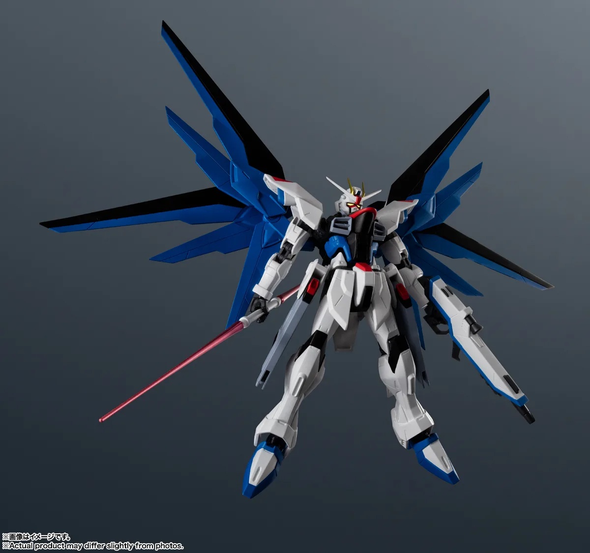 「機動戦士ガンダムSEED」のフリーダムガンダムのフィギュア「GUNDAM UNIVERSE ZGMF-X10A FREEDOM GUNDAM RENEWAL」(C)サンライズ