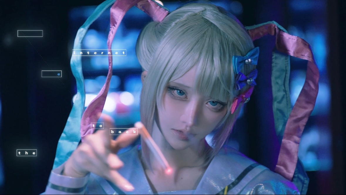 アニメ「NEEDY GIRL OVERDOSE」の実写MV(C)WSS playground/NEEDY GIRL PROJECT