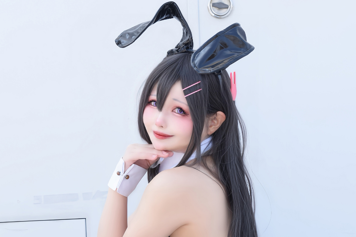 「青春ブタ野郎はバニーガール先輩の夢を見ない」の桜島麻衣のコスプレを披露した杏野ゆりかさん