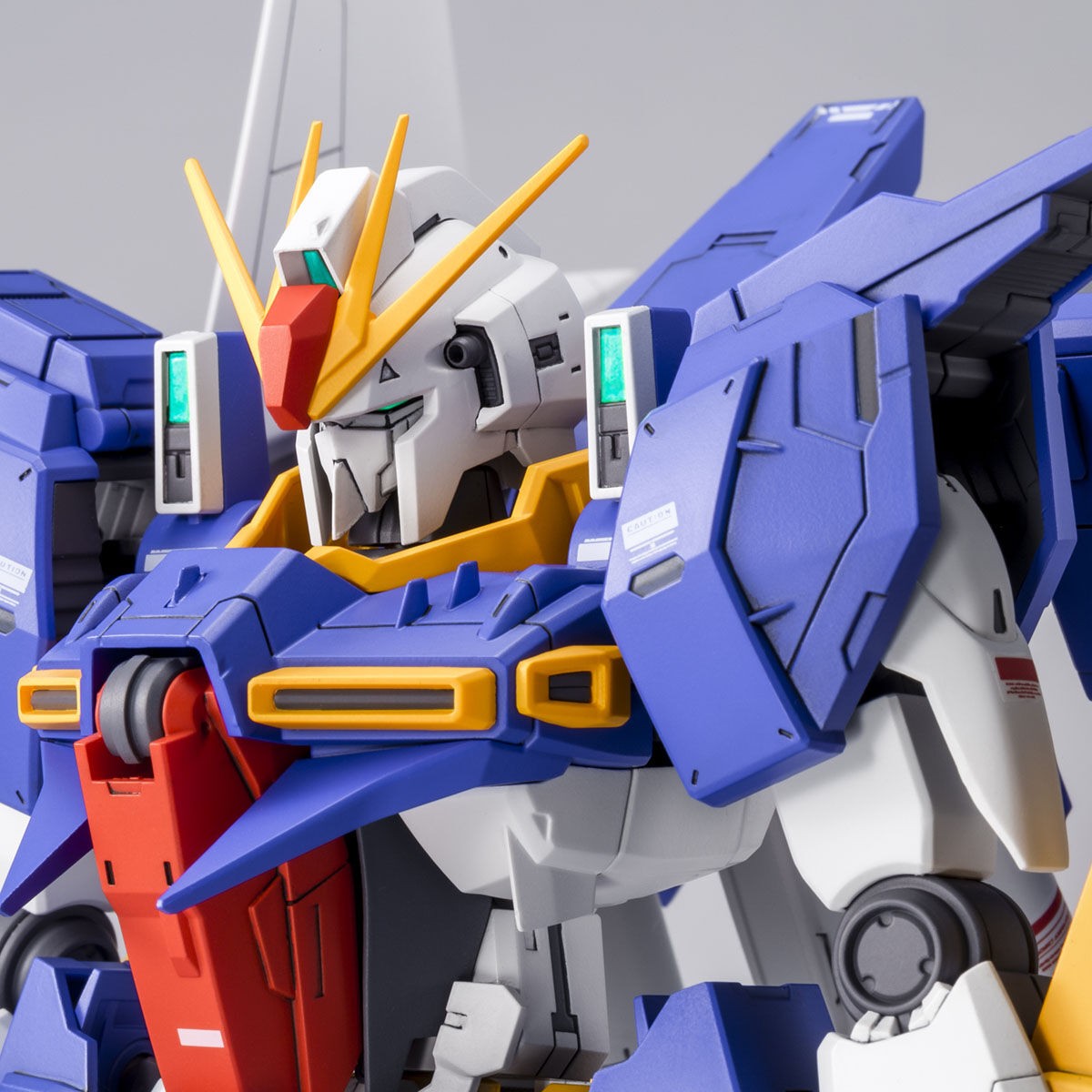 「ガンダムビルドダイバーズ Genius Head Line」のガンダムリントヴルムのガンプラ「RE／100 1／100 ガンダムリントヴルム」（C）創通・サンライズ