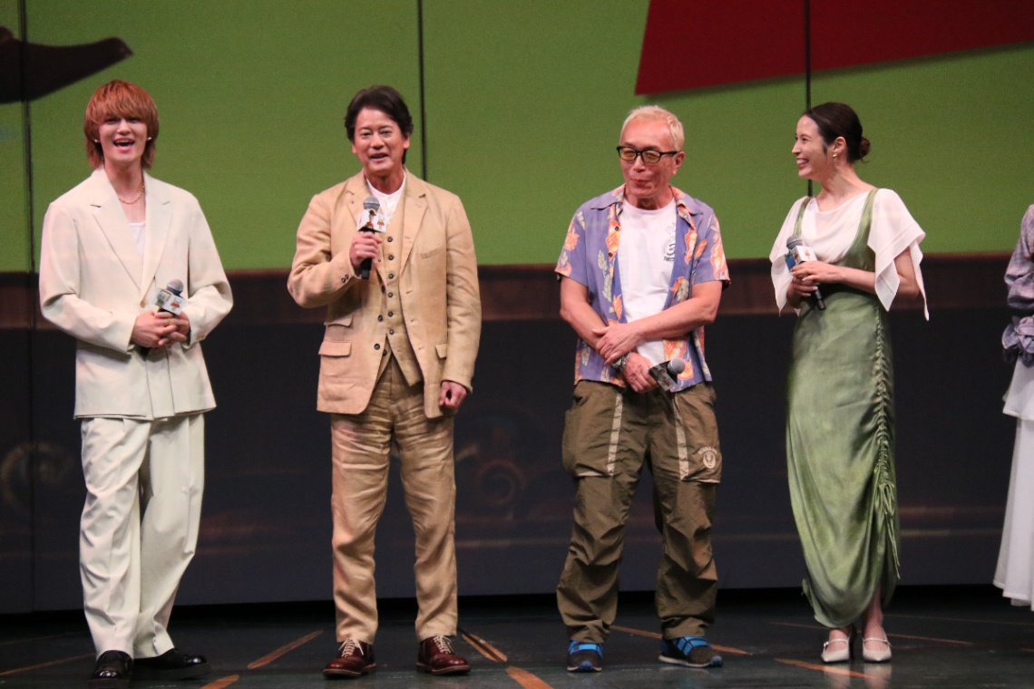 「トイ・ストーリー5」の東京ディズニーランドでのイベントに登場した（左から）佐野勇斗さん、唐沢寿明さん、所ジョージさん、広瀬アリスさん