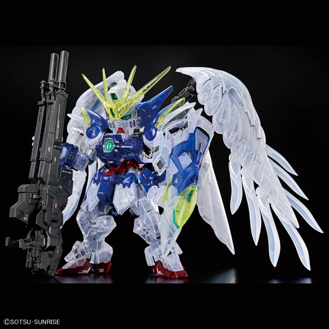 「新機動戦記ガンダムW Endless Waltz」のウイングガンダムゼロ EWのガンプラ「MGSD ガンダムベース限定 ウイングガンダムゼロ EW［クリアカラー］」（C）創通・サンライズ