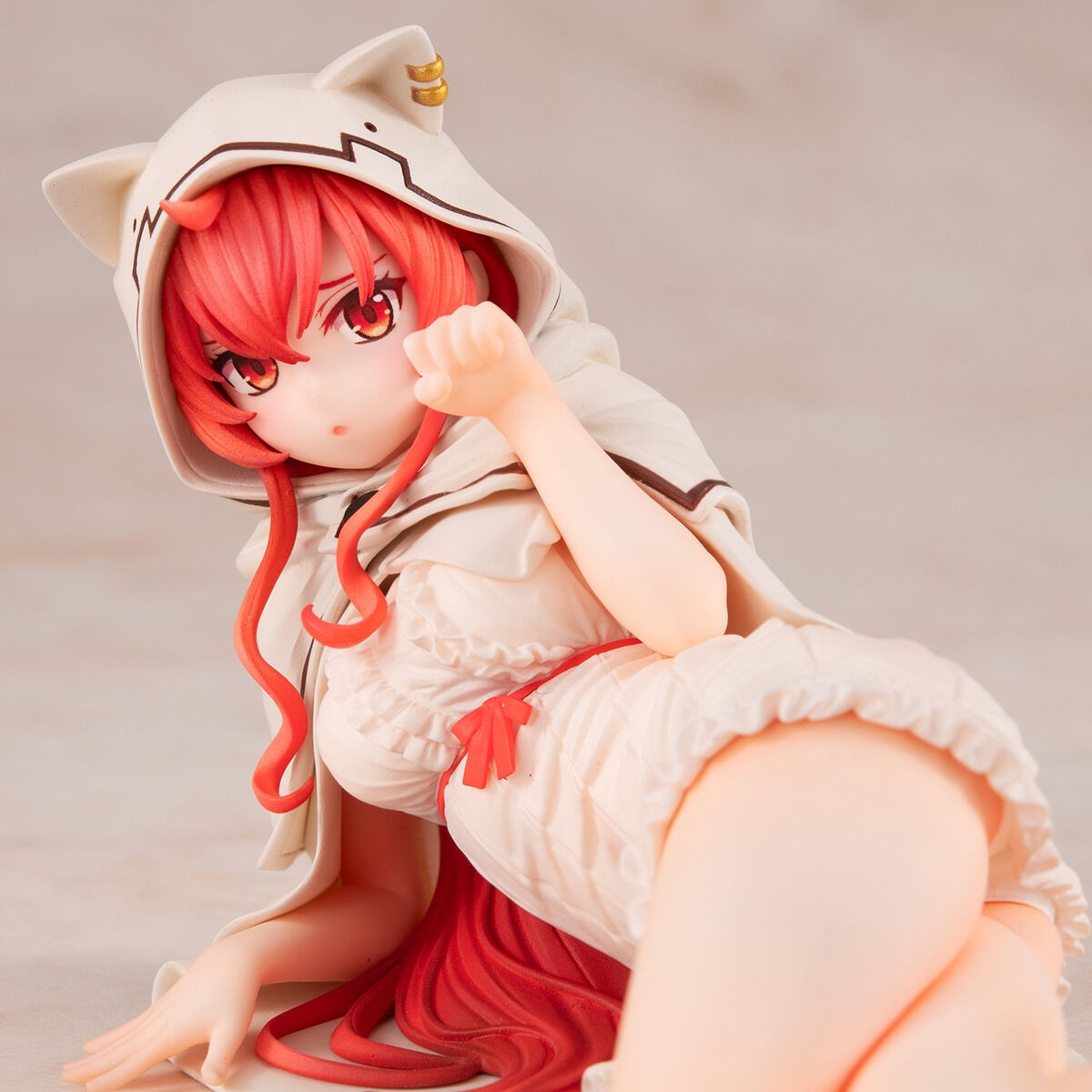 「無職転生 ~異世界行ったら本気だす~」のエリスのフィギュア「Melty Princess 無職転生III ~異世界行ったら本気だす~ てのひらエリス 添い寝だニャンVer.」(C)理不尽な孫の手/MFブックス/「無職転生III」製作委員会