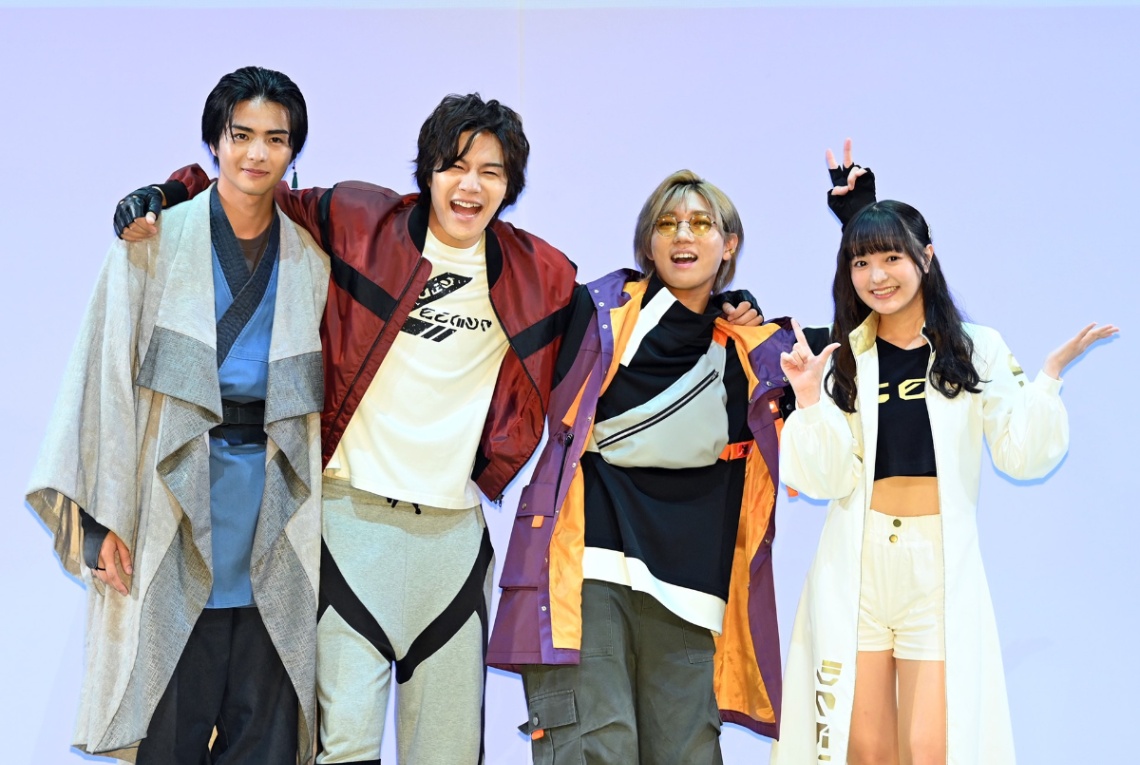 「超宇宙刑事ギャバン インフニティ」の最終回イベントに登壇した(左から)赤羽流河さん、長田光平さん、安井謙太郎さん、角心菜さん