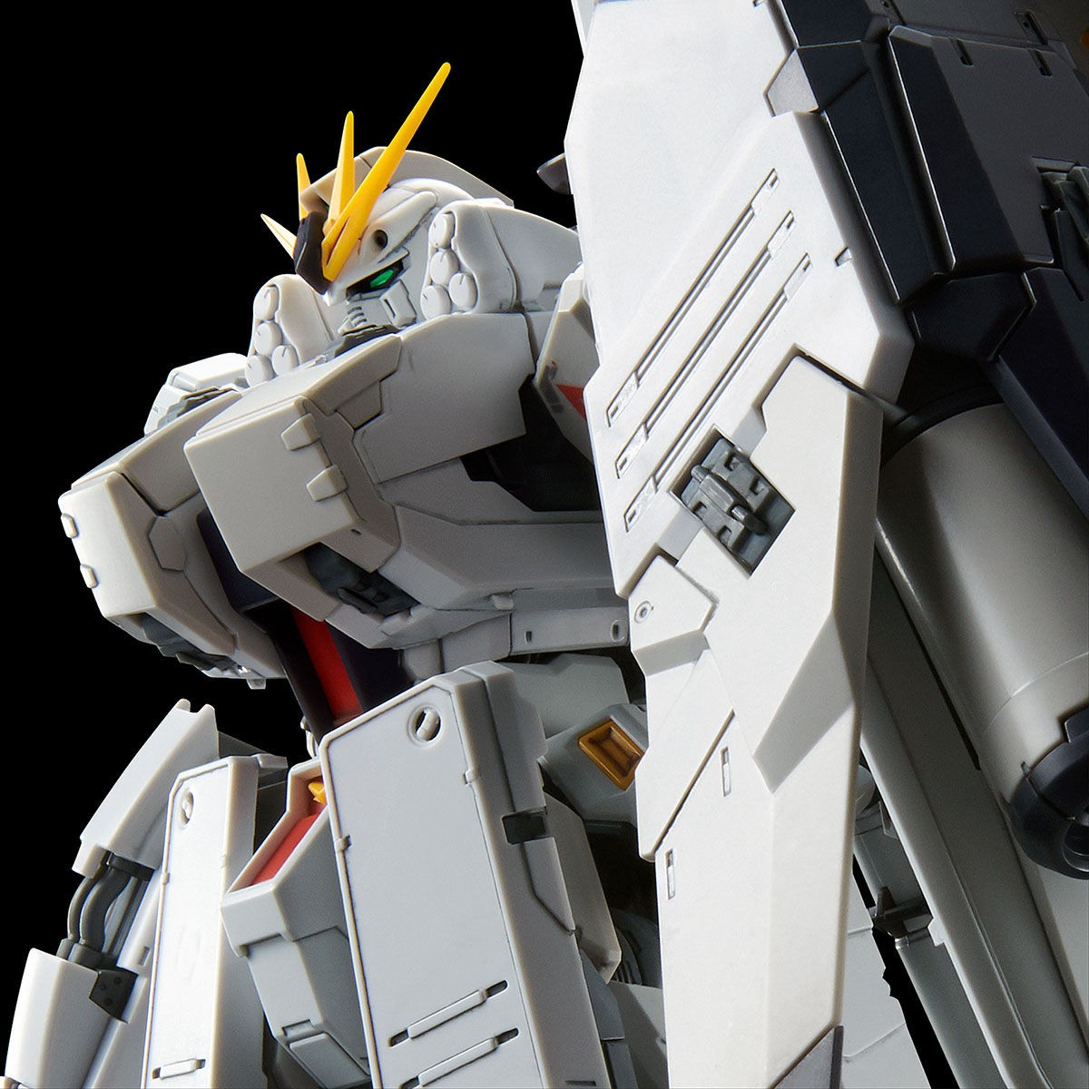 「機動戦士ガンダム 逆襲のシャア MSV」のνガンダムHWSのガンプラ「RG 1／144 νガンダムHWS」（C）創通・サンライズ