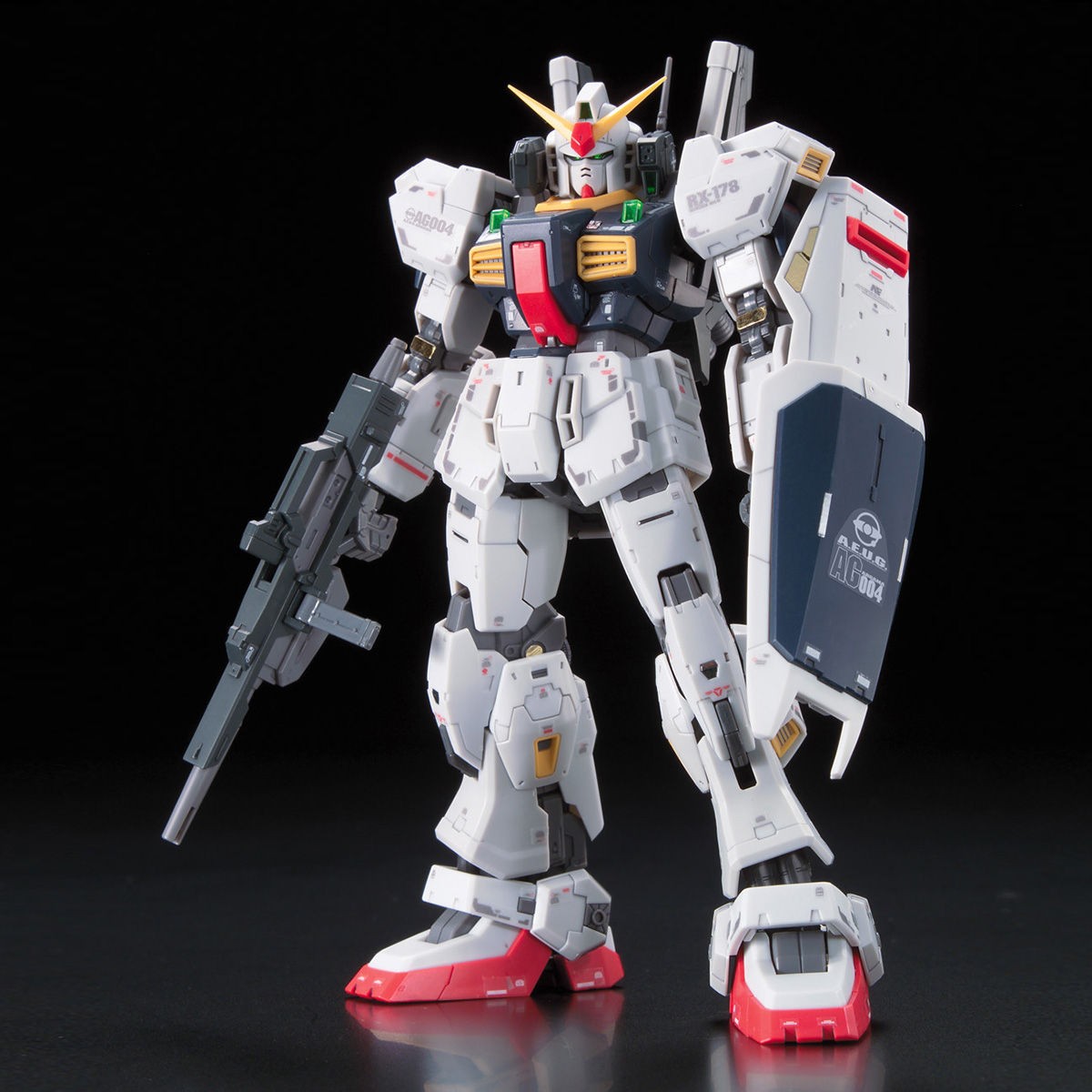「機動戦士Zガンダム」のエゥーゴ仕様のガンダムMk-IIのガンプラ「RG 1／144 RX-178 ガンダムMk-II（エゥーゴ仕様）」（C）創通・サンライズ