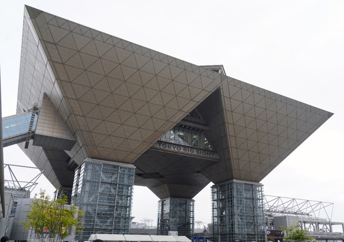東京ビッグサイト(東京都江東区)で開催中の日本最大の同人誌即売会「コミックマーケット108」